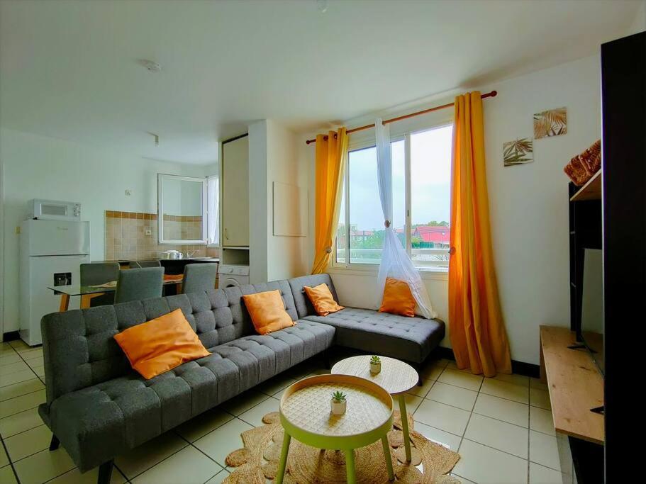Appartement T2 - Sainte-Marie - 10 Min De L'Aeroport Buitenkant foto