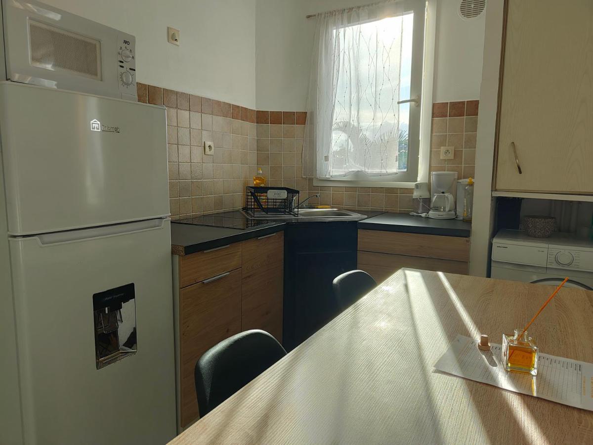 Appartement T2 - Sainte-Marie - 10 Min De L'Aeroport Buitenkant foto