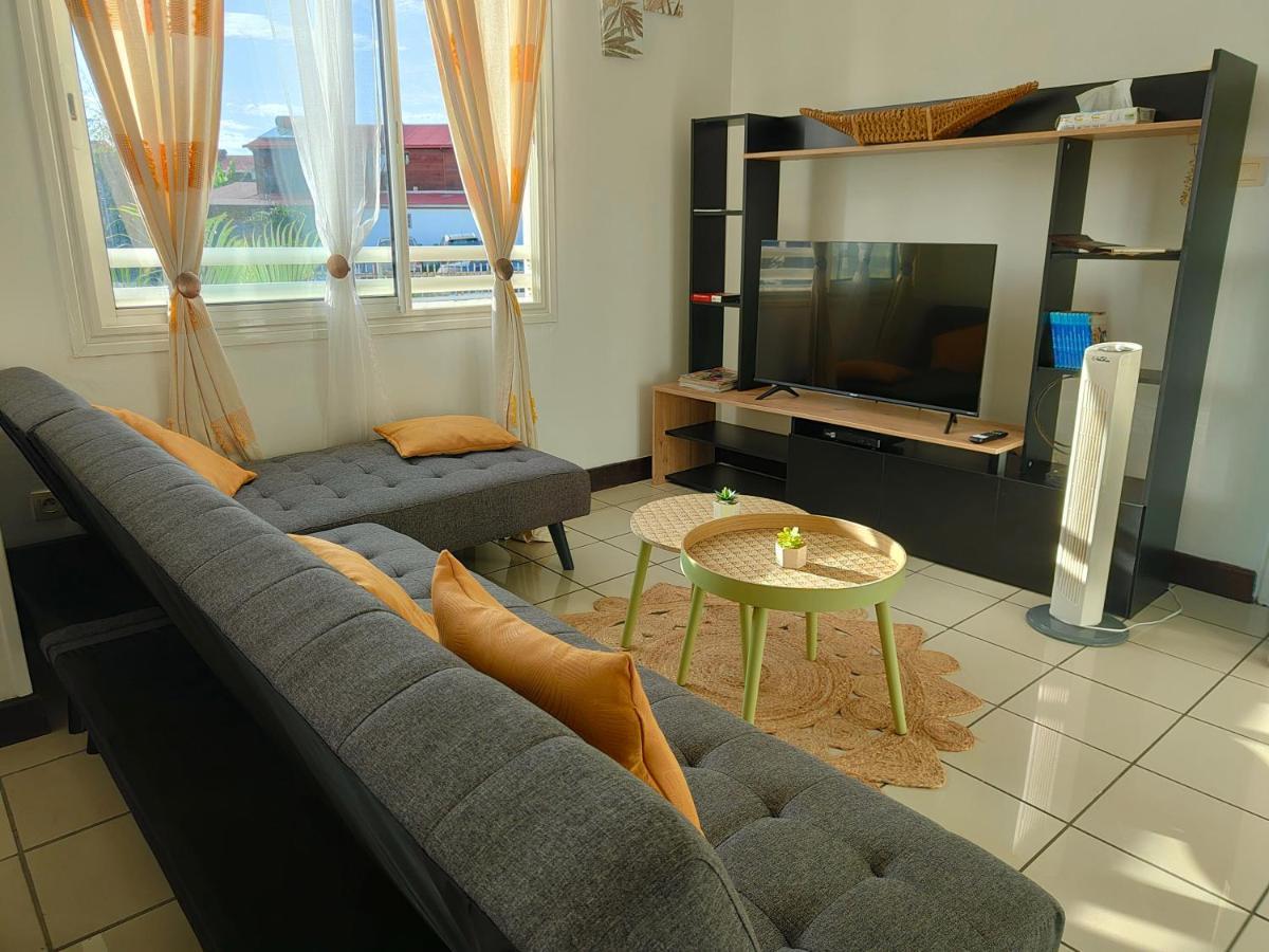 Appartement T2 - Sainte-Marie - 10 Min De L'Aeroport Buitenkant foto