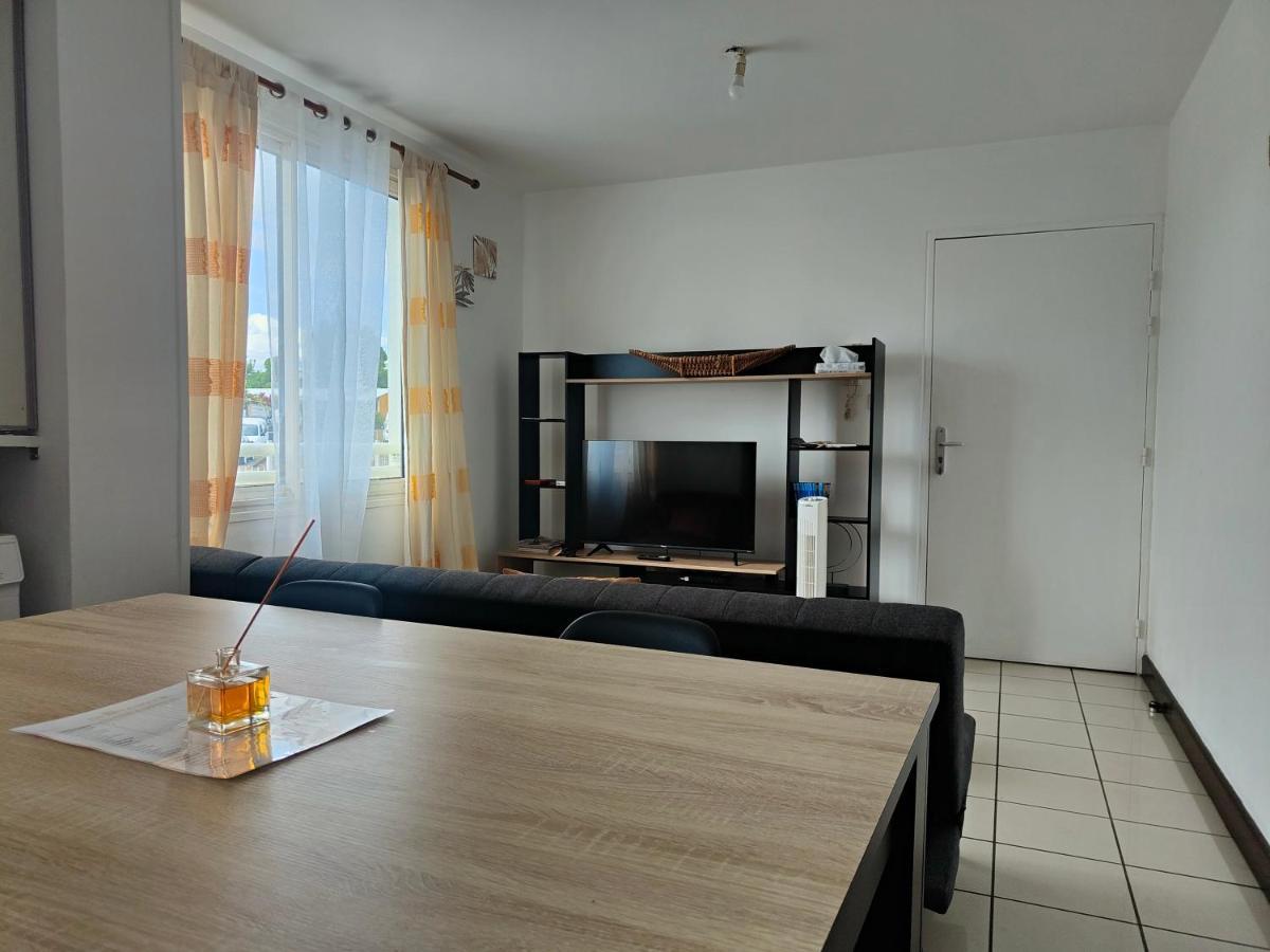 Appartement T2 - Sainte-Marie - 10 Min De L'Aeroport Buitenkant foto